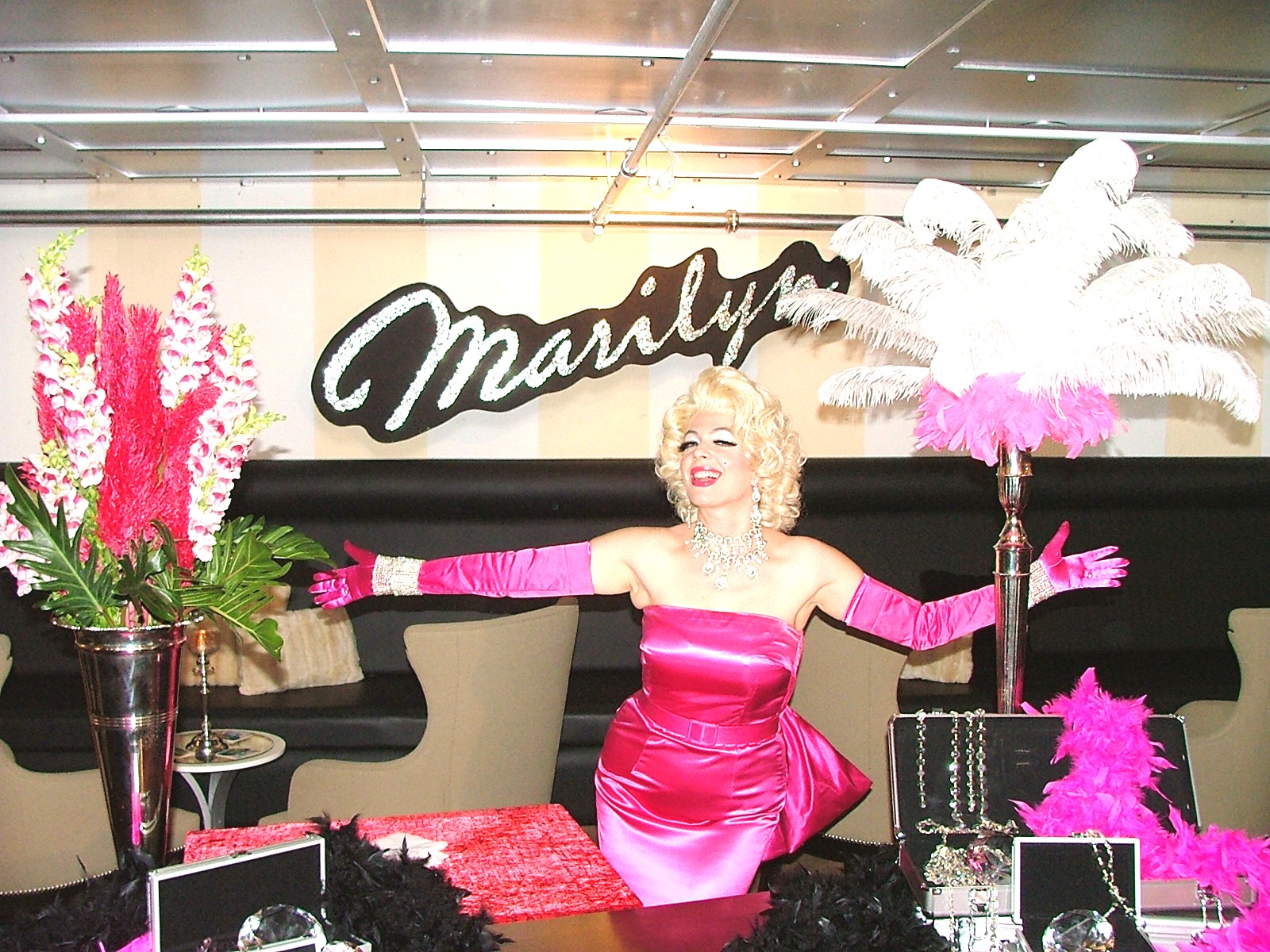 marilyn monroe look alike